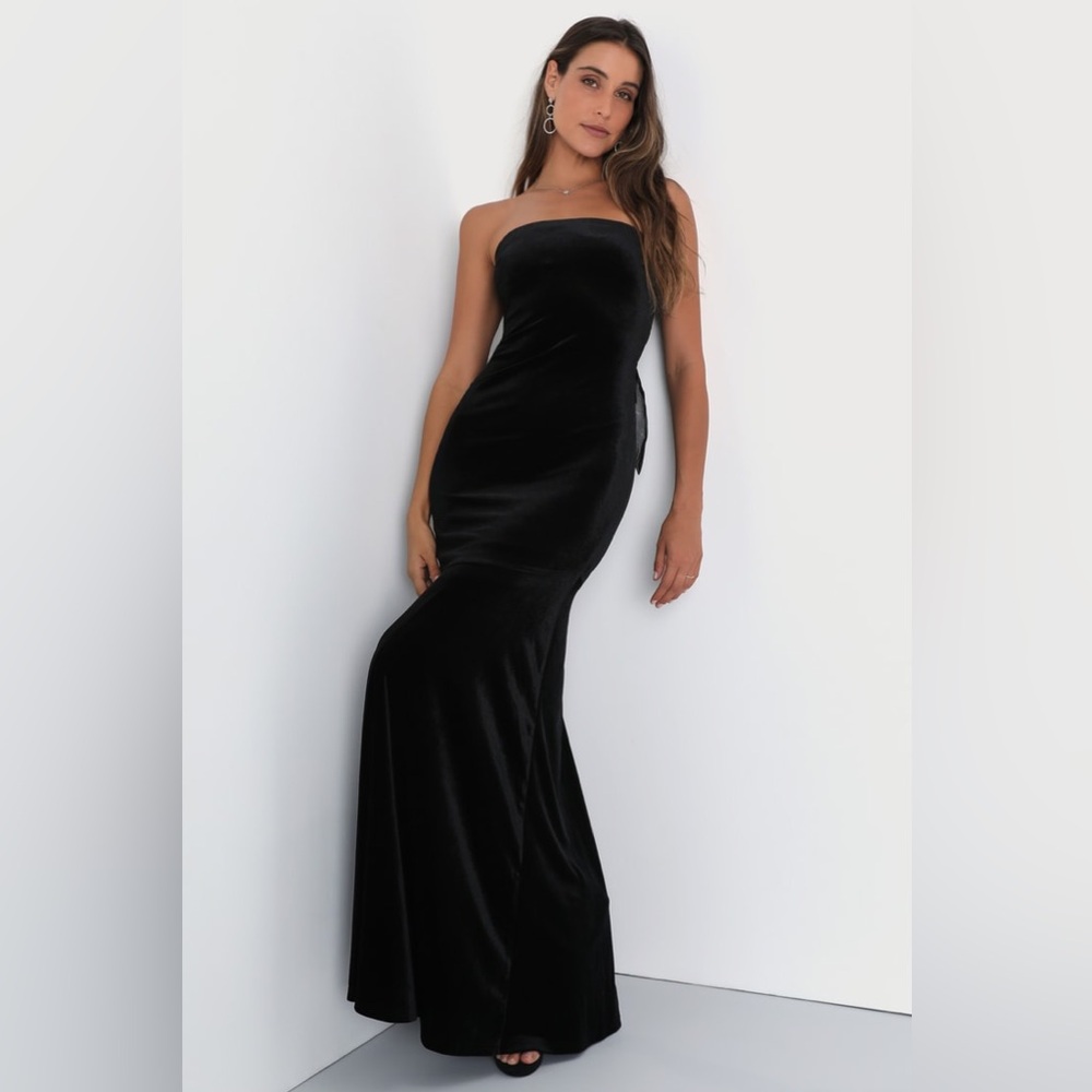 Mesmerizing Elegance Black Velvet Strapless Backless Maxi Dress